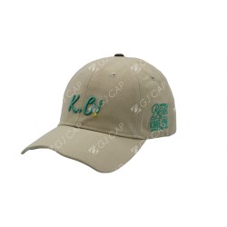 GORRA BORDADA DE ADULTO KO BEIGE